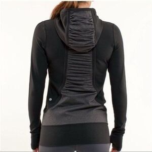 Lululemon Zip Up Attached Hood Sweater Size 6